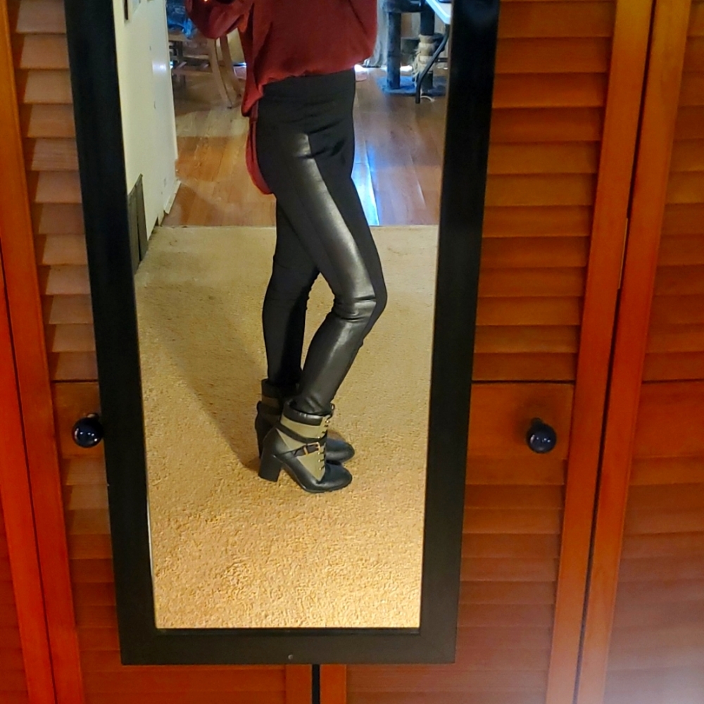 Silky Leggings With Faux Leather